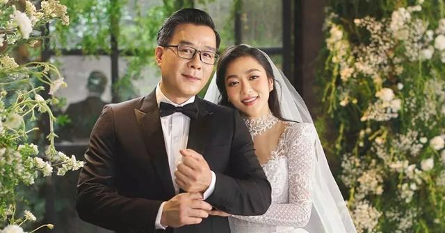 'Vua cá Koi' hộ tống Hà Thanh Xuân đi hát, dân mạng: 'THƯƠNG ANH'