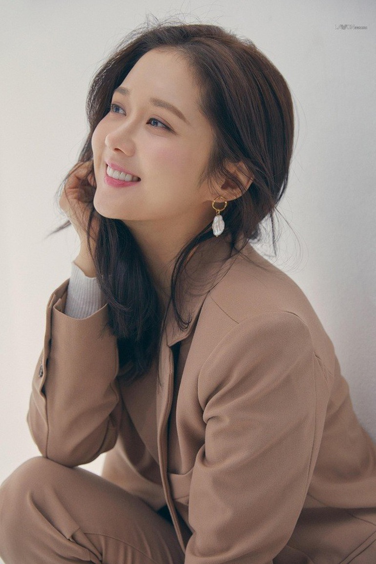 Mỹ nhân không tuổi Jang Nara lên xe hoa ở tuổi 41