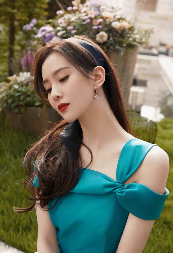 Lưu Thi Thi tái xuất sau hai năm ở ẩn