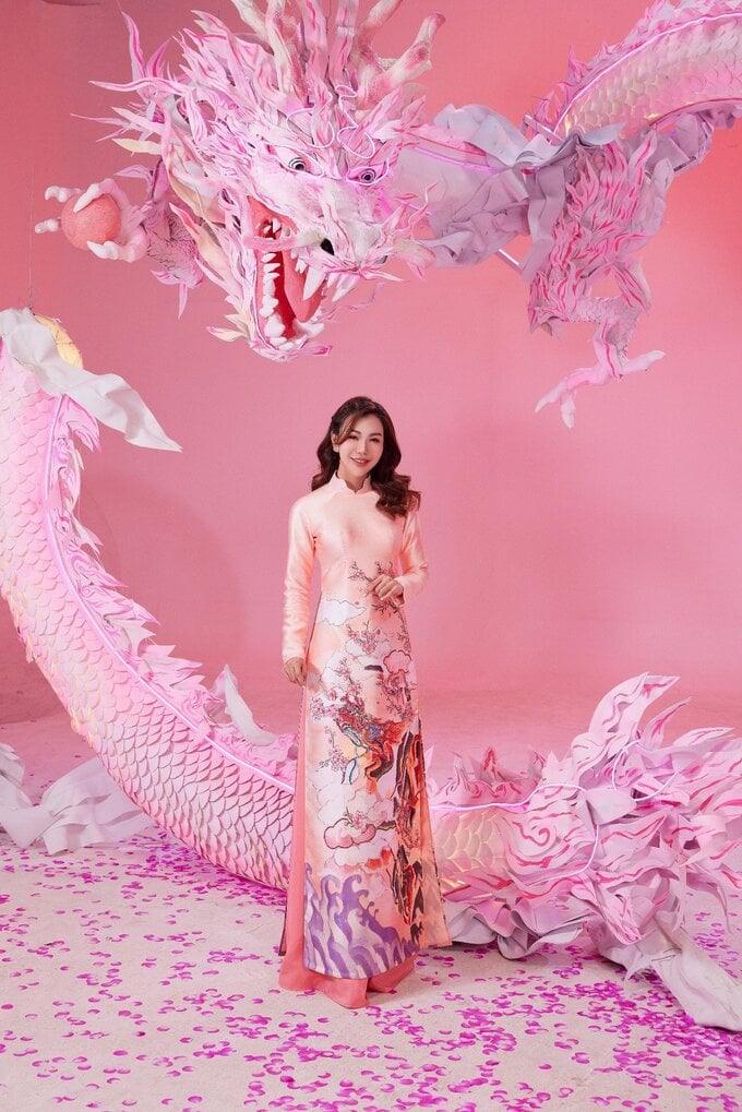 MC Hải Anh có visual đỉnh cao khi diện áo dài đón tết Giáp Thìn 2024