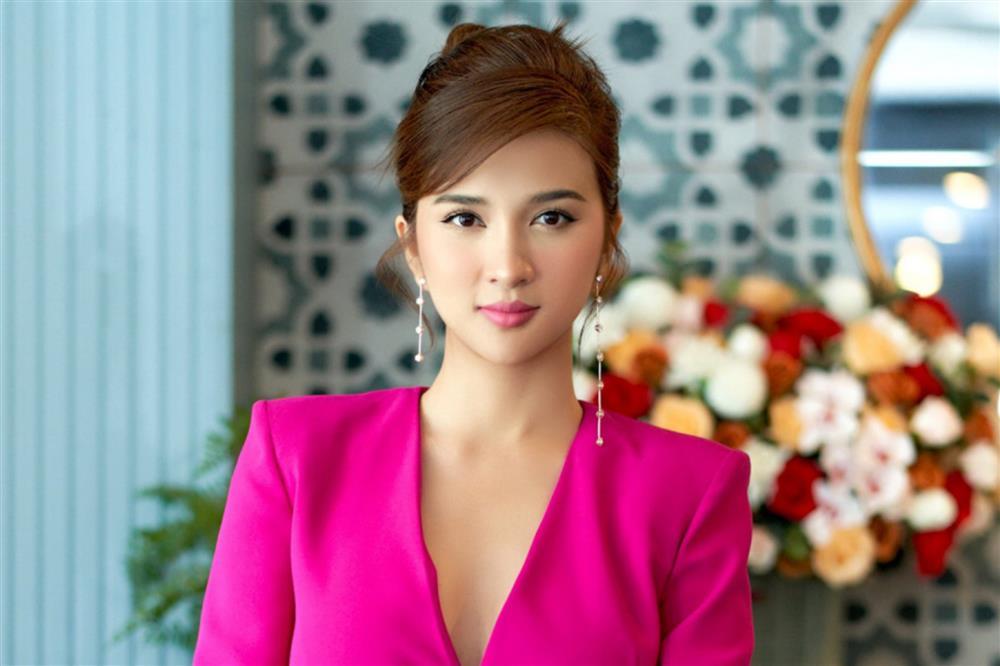 NSƯT Kim Tuyến tuổi 37: Không ngại đóng cảnh nóng, chưa muốn yêu ai